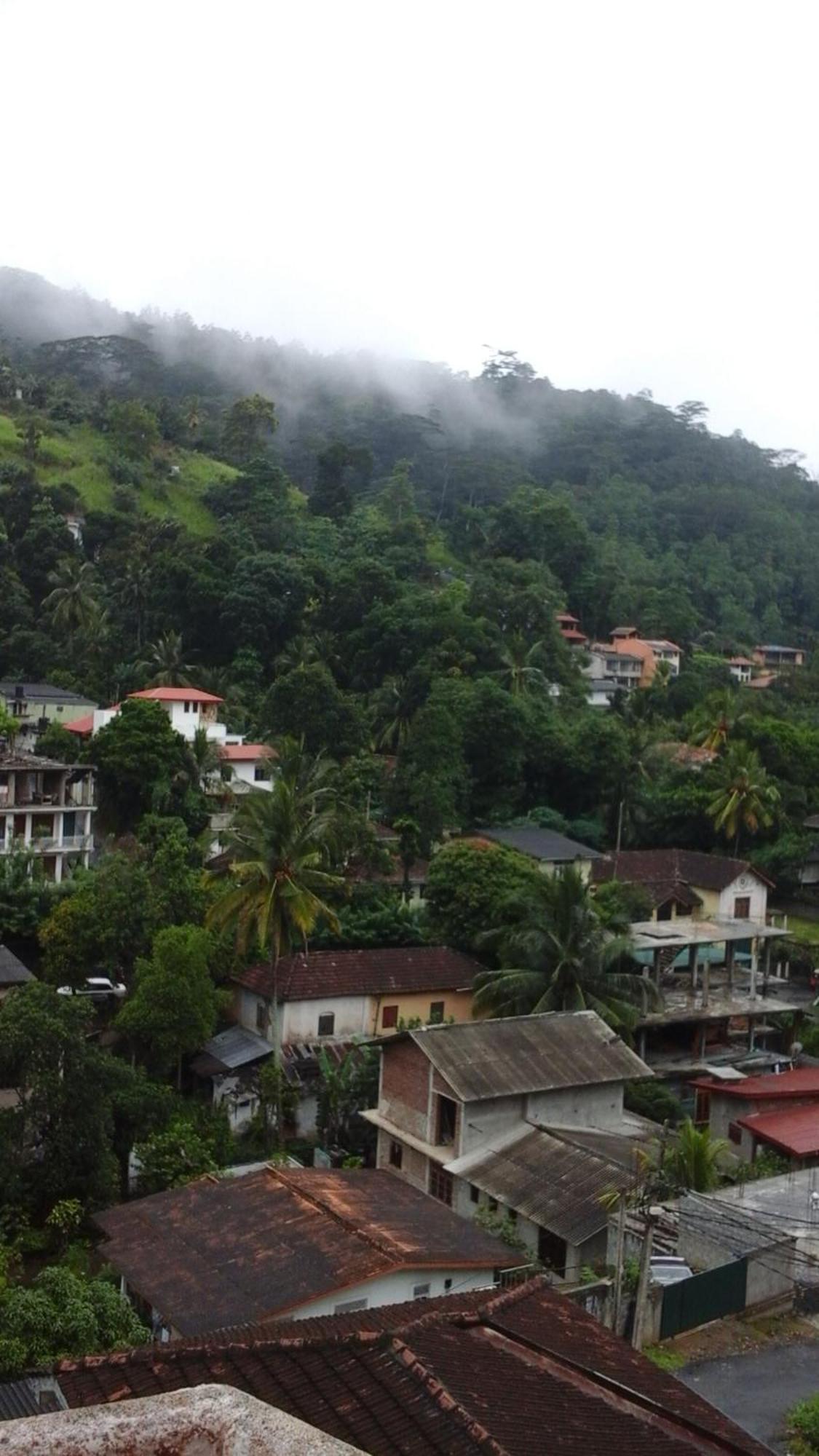 Majestic Tourist Hotel Kandy Ngoại thất bức ảnh