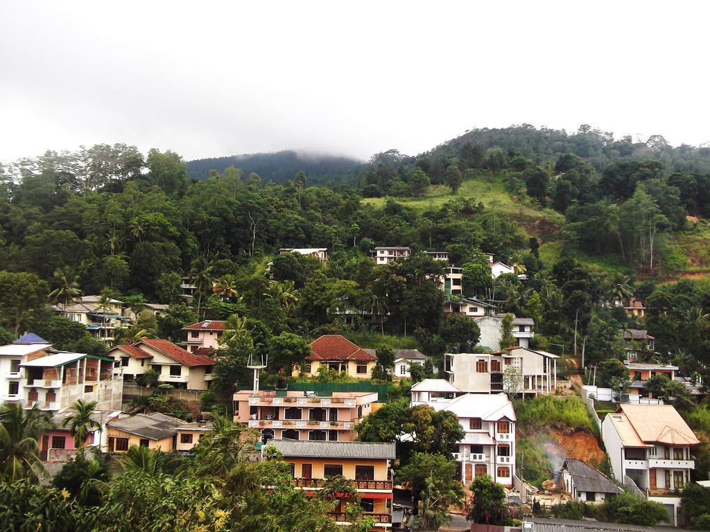 Majestic Tourist Hotel Kandy Ngoại thất bức ảnh